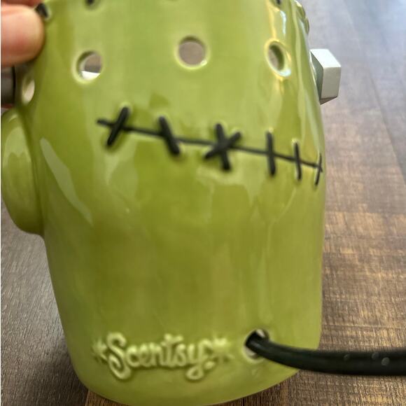 Scentsy Frankenstein Halloween Wax Warmer Electric Plug In W/ Box - Picture 6 of 10